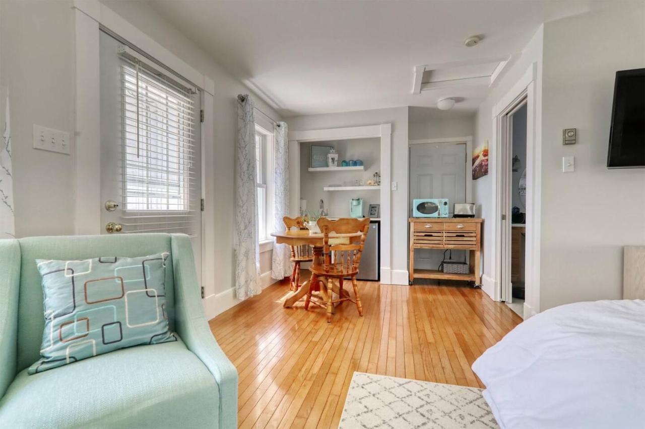 Sea La Vie Apartment Mahone Bay Bagian luar foto